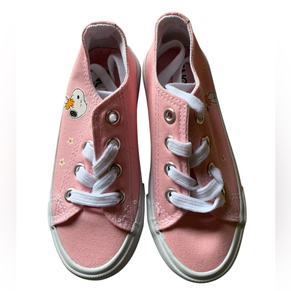 NWOT Pink Canvas Peanuts Snoopy & Woodstock Sneakers
